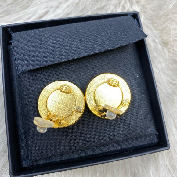 SOLD Chanel Pearl Sun Clip-On Earrings - Picture 6 of 7